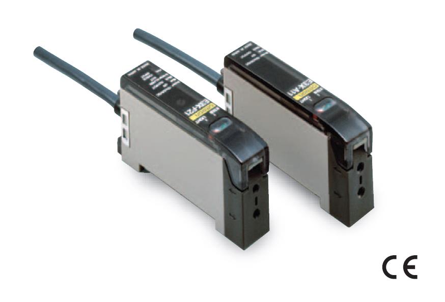 光电开关E3V3-T81 2M连接方式：M12 SmartClick 接插件中继型（0.3m）

