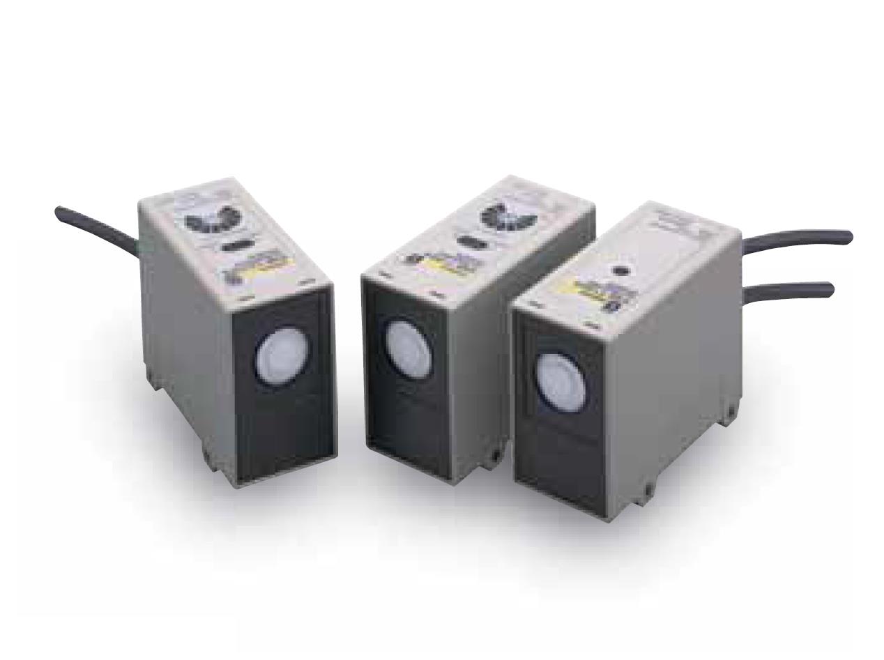 超声波开关控制输出1：电压输出(SSR驱动用)
欧姆龙E4A-3K-02A AC220